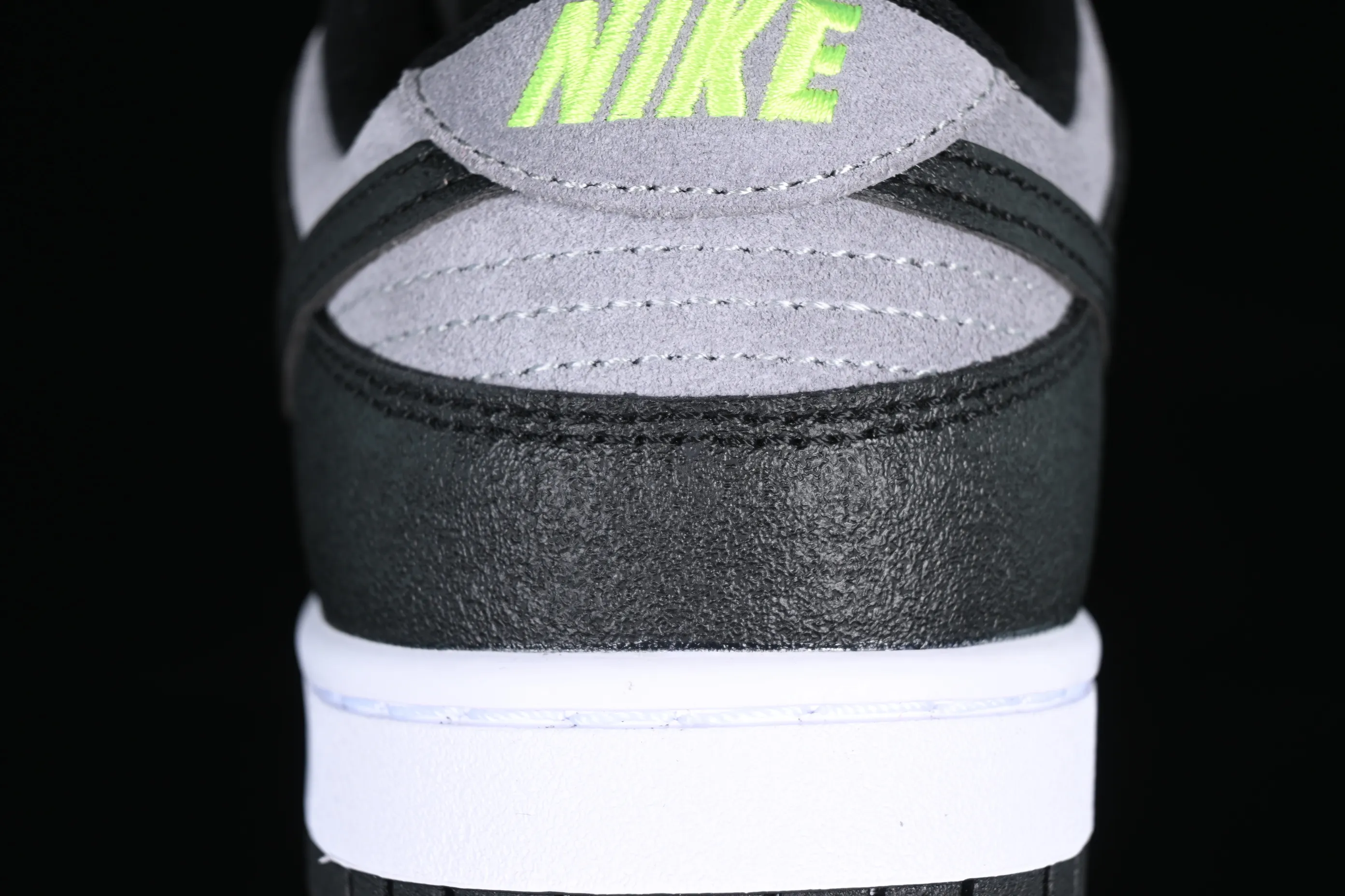 All categories Nk SB Dunk series Nk SB Dunk Low low-top sneakers Nk Dunk Low fluorescent green black gray small hook SB retro low-top sneakers FQ2205-001